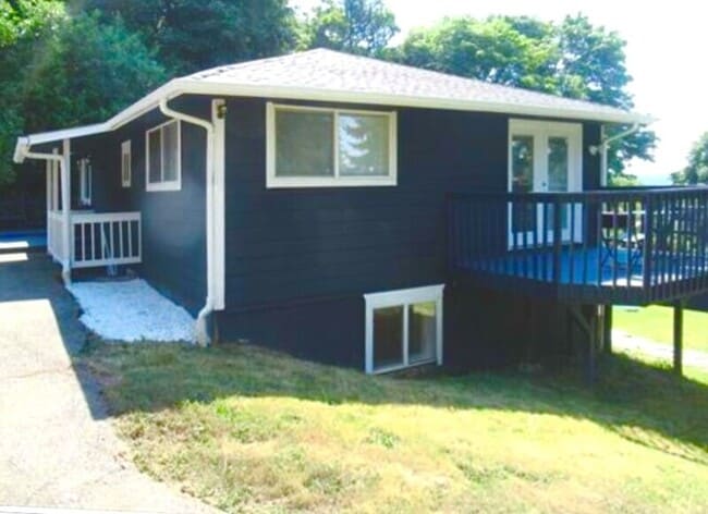 Building Photo - 12840 Renton Ave S Unit Apt#Lower