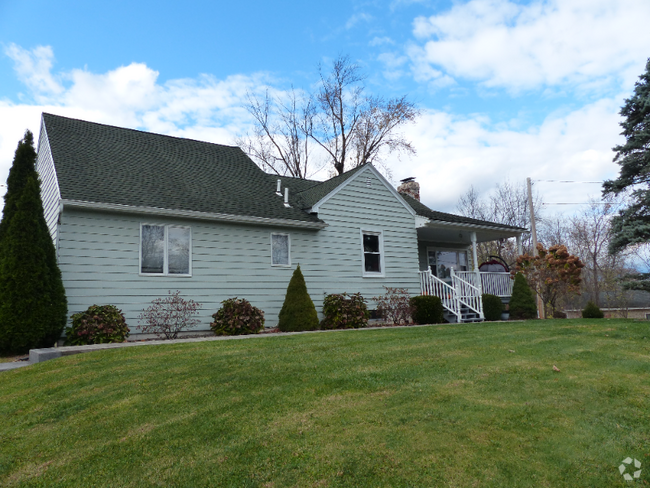 Building Photo - 180 Dunsbach Ferry Rd Rental