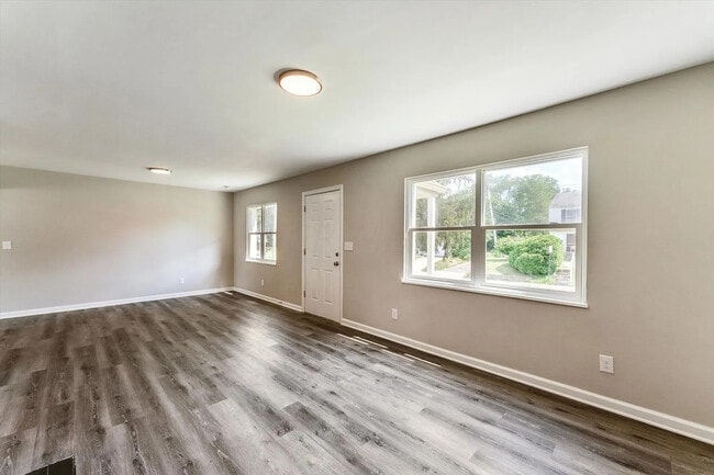 Photo - 1362 Clinton St