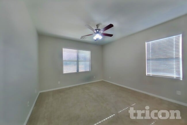 Photo - 880 W Busa Dr
