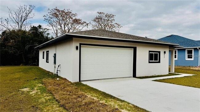 832 E Desoto St