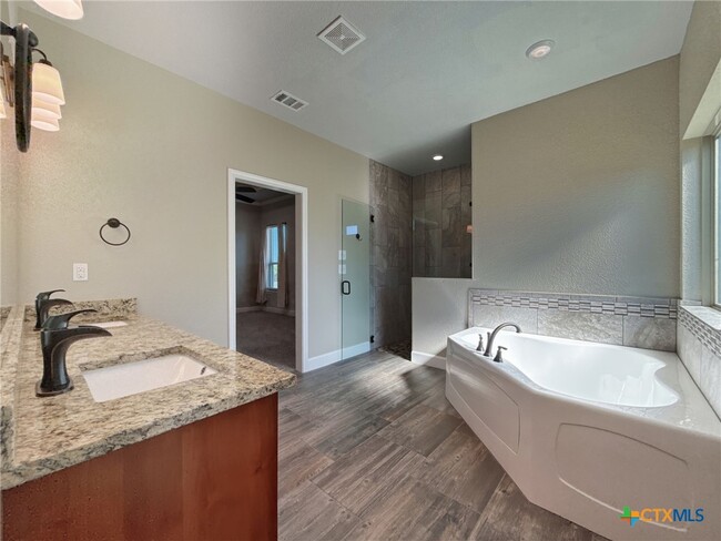 Photo - 1066 Vista Dr