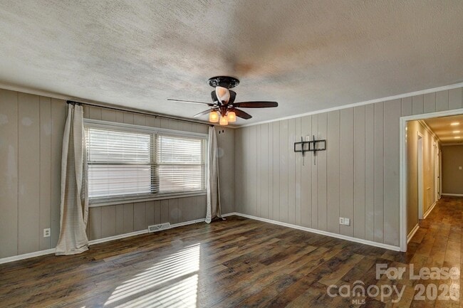 Photo - 1409 Delview Rd