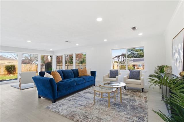1509 University Dr