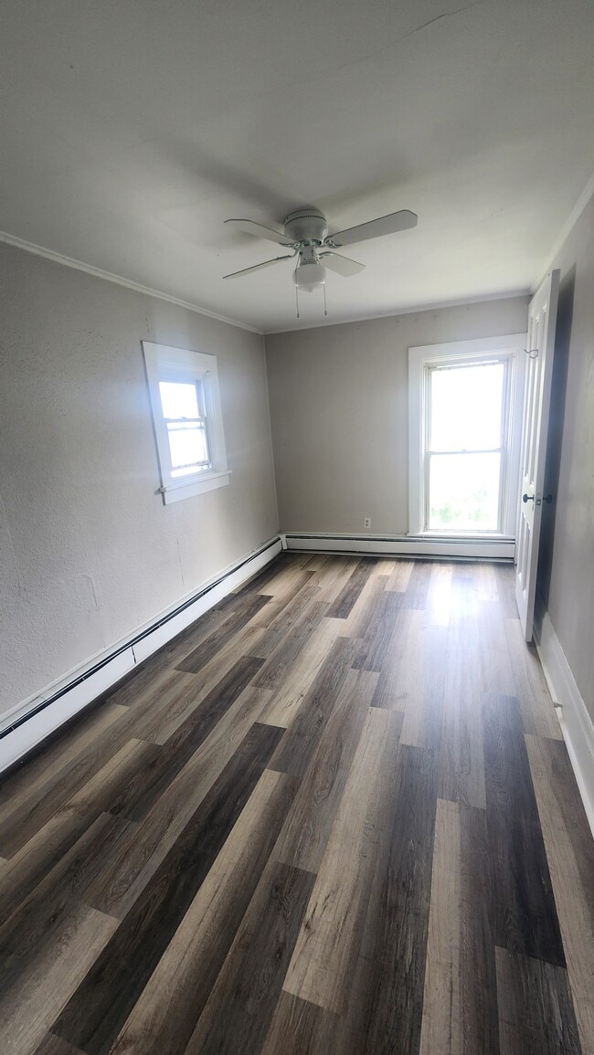 428 Eagle St Unit Upper B