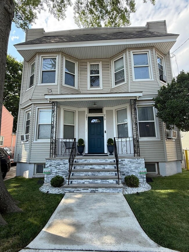 Building Photo - 281 Hollywood Ave Unit 2L