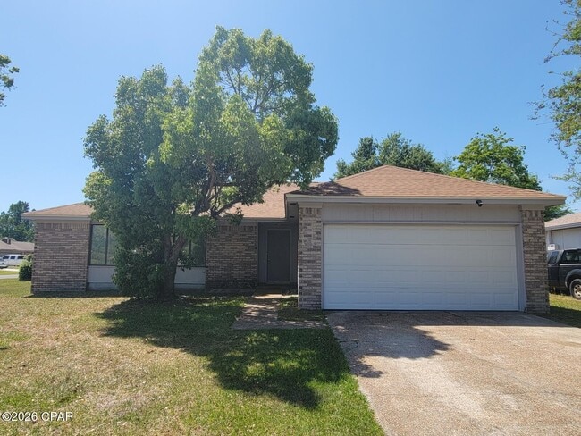 Building Photo - 3727 Greentree Pl