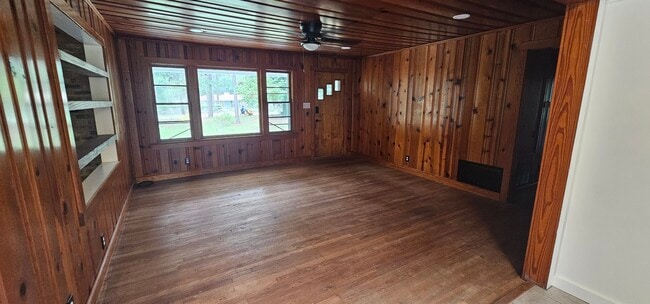 Photo - 2270 Hammock Rd