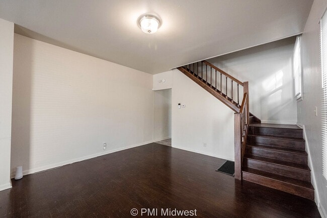 Photo - "Charming 2-Bedroom Duplex with Hardwood Floors in Indianapolis - Perfect Rental Opportunity!"