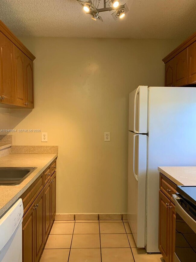 Photo - 8540 N Sherman Cir Unit 503