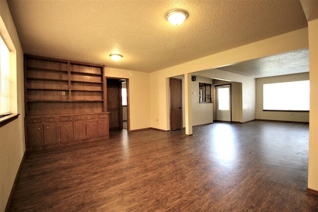 2602 Michael Dr
