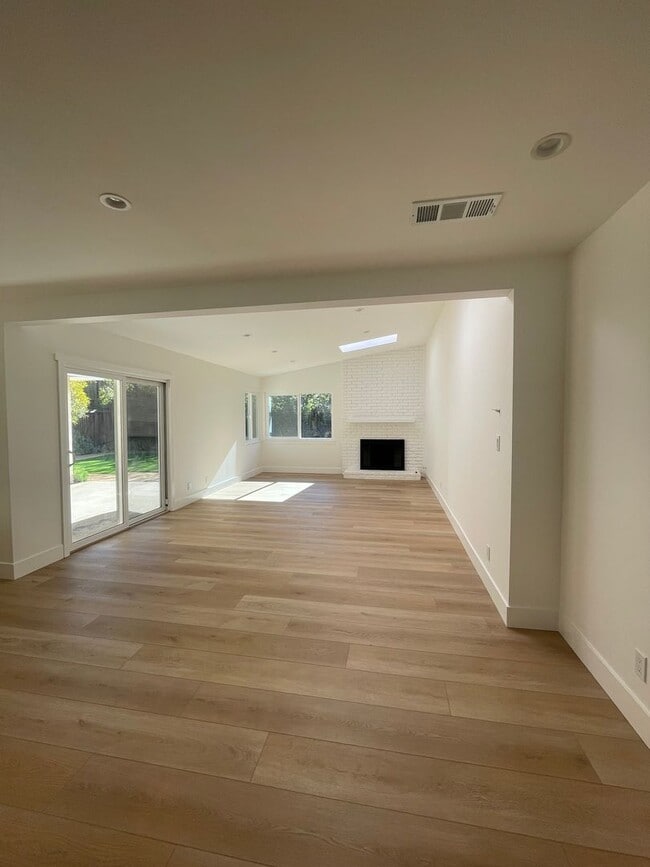 Photo - Santa Barbara desired neighborhood