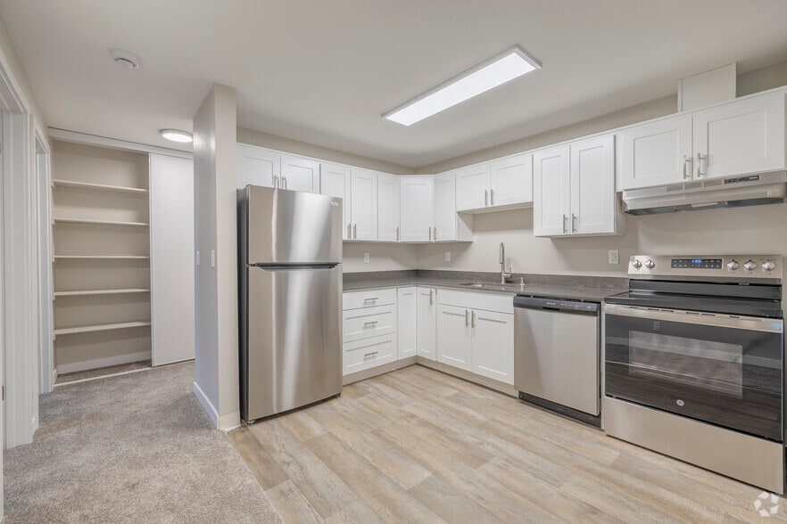 The B1.3 - 2BR, 1BA - 910SF - Kitchen