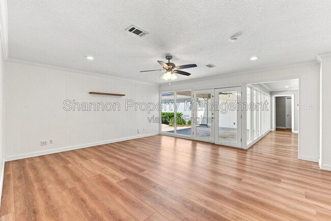 Photo - 5522 Dumfries Dr