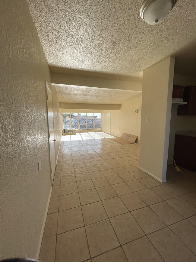 Photo - 10360 Commodore St