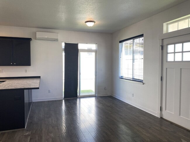 Photo - 1006 Chenowuth Unit A