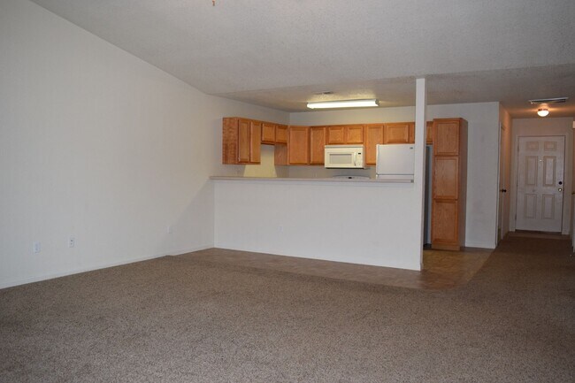 Photo - Beautiful 2 Bedroom, 2 Bathroom Duplex!