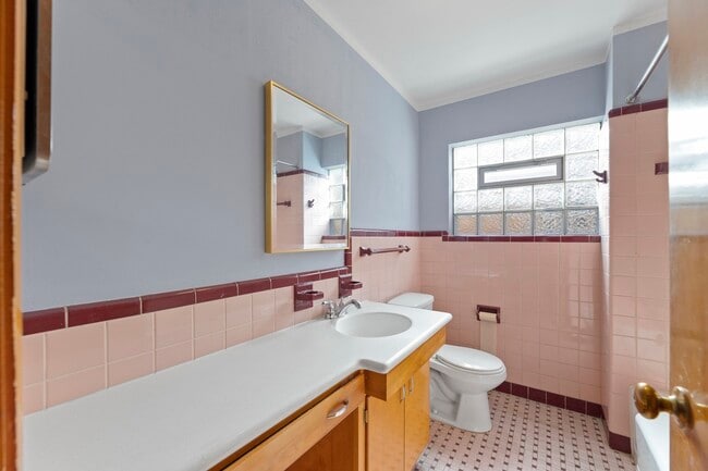 Photo - 5534 S Natoma Ave