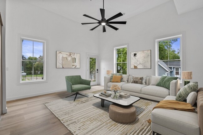 Photo - 308 Oak St Unit 202