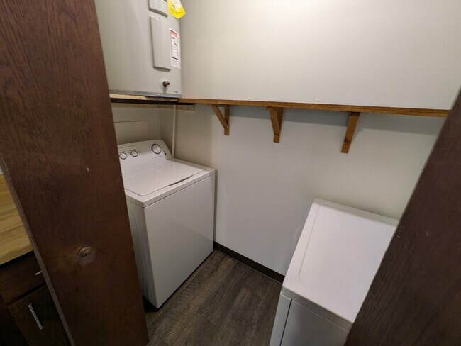 Photo - 1818 School St