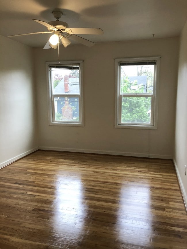 Photo - Carolyn Court Apartments