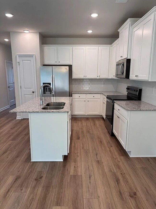 Photo - 4286 Notting Hill Dr SW