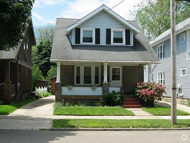 Building Photo - 312 Cascade St Rental