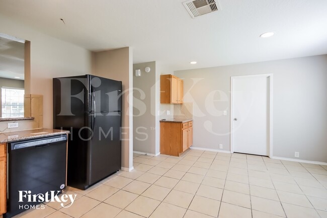 Photo - 923 Grand Plains Dr