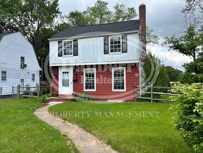 Photo - 1027 Secor Rd House