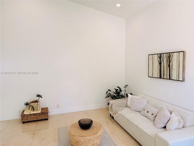 Photo - 646 Stanton Dr