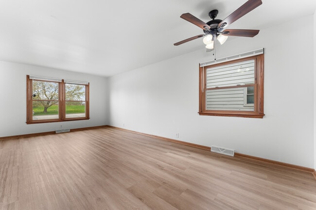 Photo - 3757 S 80th St