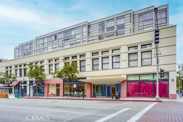 Building Photo - 35 N Raymond Ave Unit 404