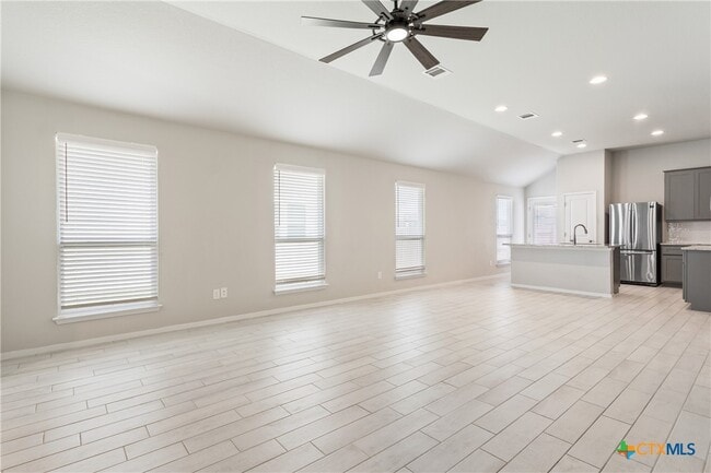 Photo - 335 Black Opal Dr