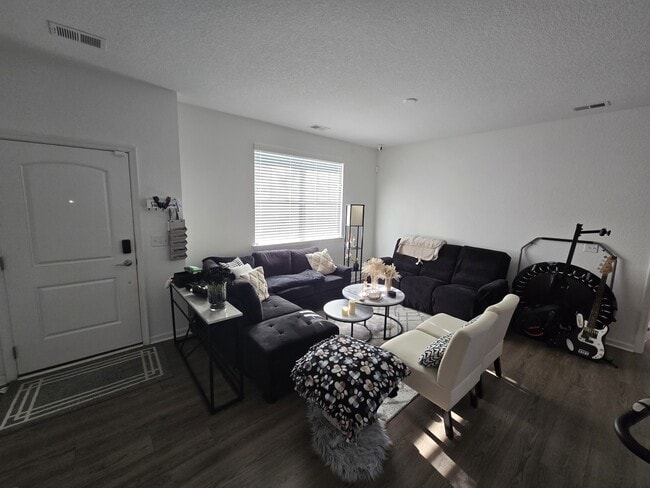 Photo - 5101 Cora Anne Ln