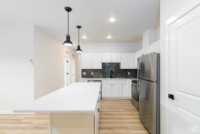3BR, 2BA - 1,210SF - Kitchen