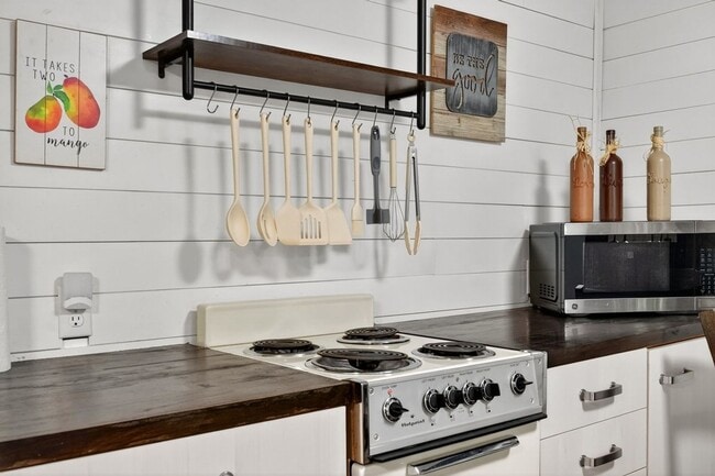 Photo - 1821 6th Ave