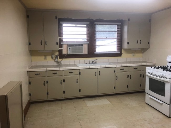 Photo - 704 E Thomas St