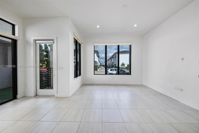 Photo - 8120 NW 43rd St