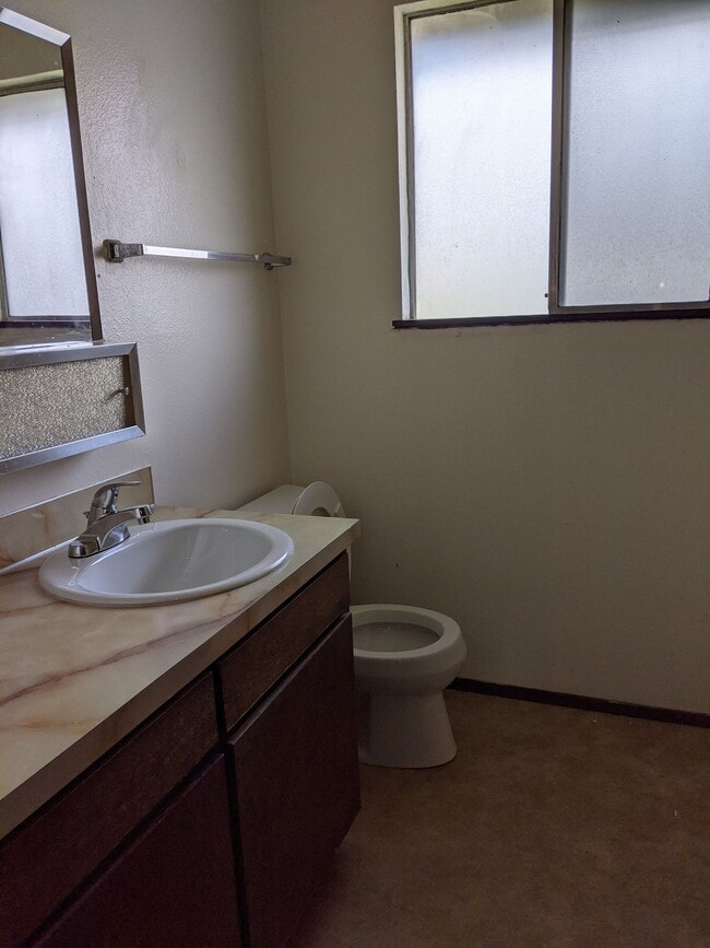 Photo - 350 E Whidbey Ave Unidad 2