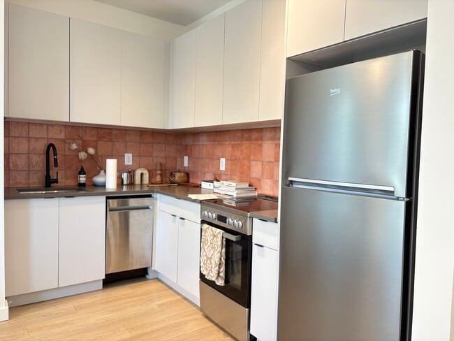 328 Pacific Ave Unit 404