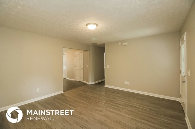 Photo - 8303 Lakeview Dr SW