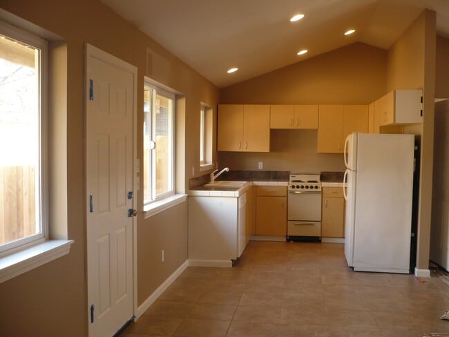 Photo - 227 NW 11th St