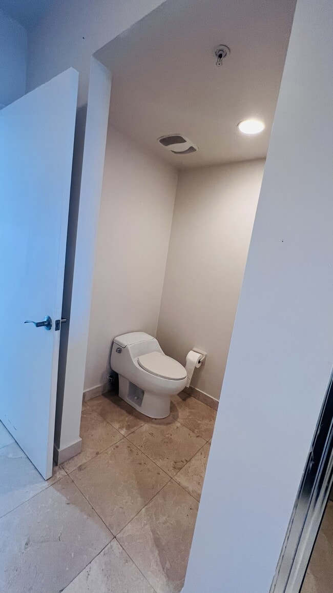 Photo - 15051 Royal Oaks Ln Unit ONE FIFTY ONE AT BISCAYNE CONDO