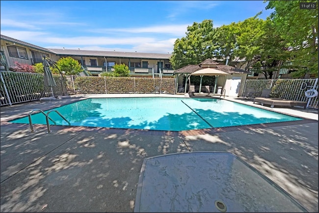 Building Photo - 2025 California St Unit 8 Rental