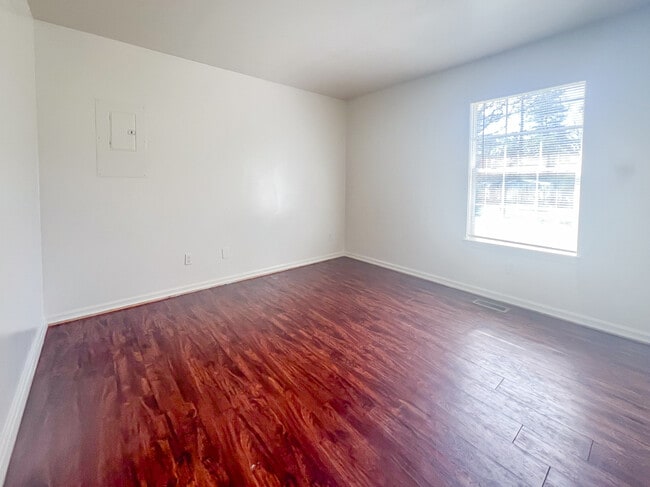 Photo - 520 Lancaster Creek Dr