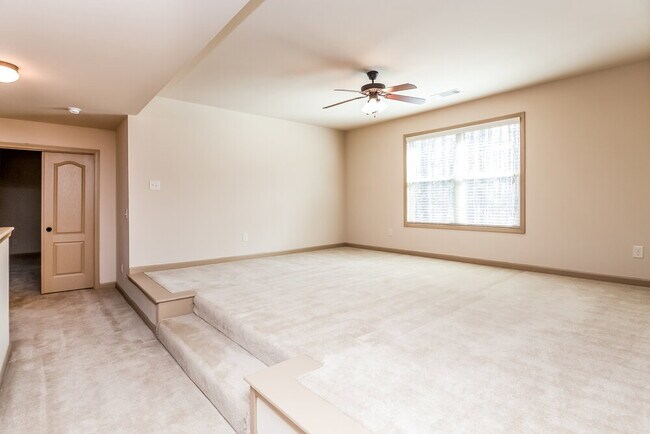 Photo - 1971 Bridle Rd