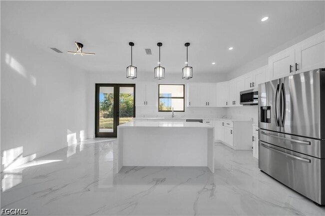 Photo - 5003 2nd St W