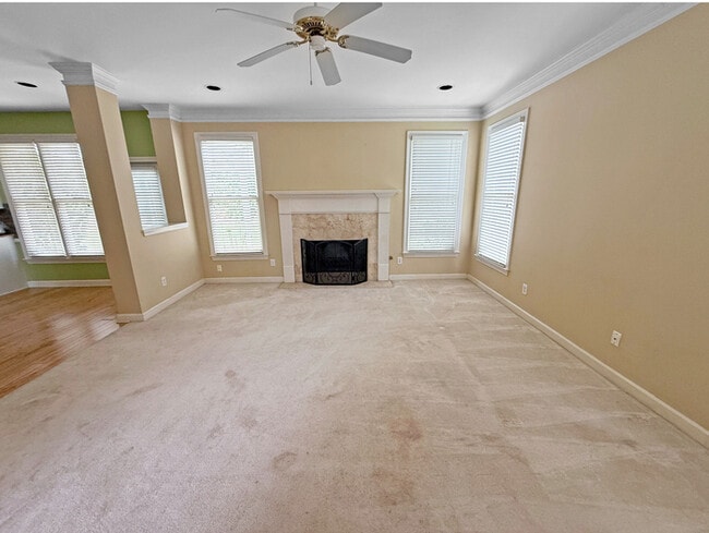 Photo - 805 Yosemite Dr NW