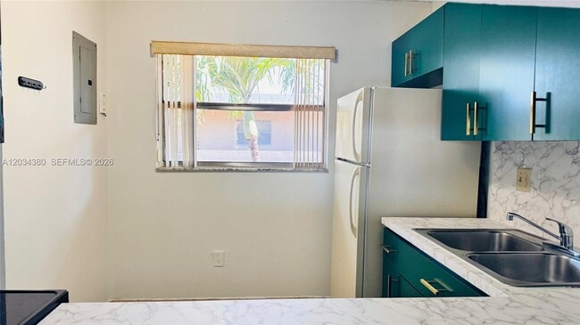 Photo - 1480 W 46th St Unit 322