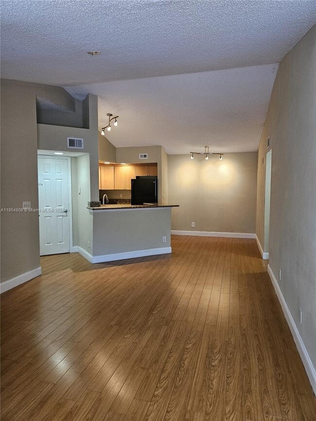 Building Photo - 731 Vista Isles Dr Unit 1524 Rental